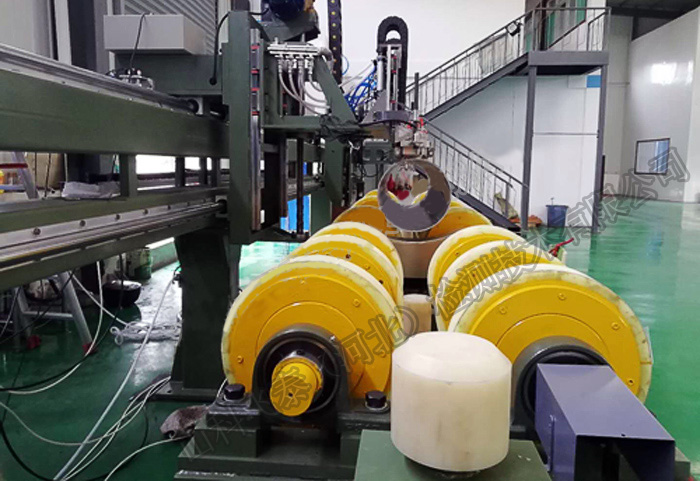 鋼管探傷設(shè)備細(xì)節(jié).jpg 鋼管探傷設(shè)備細(xì)節(jié).jpg